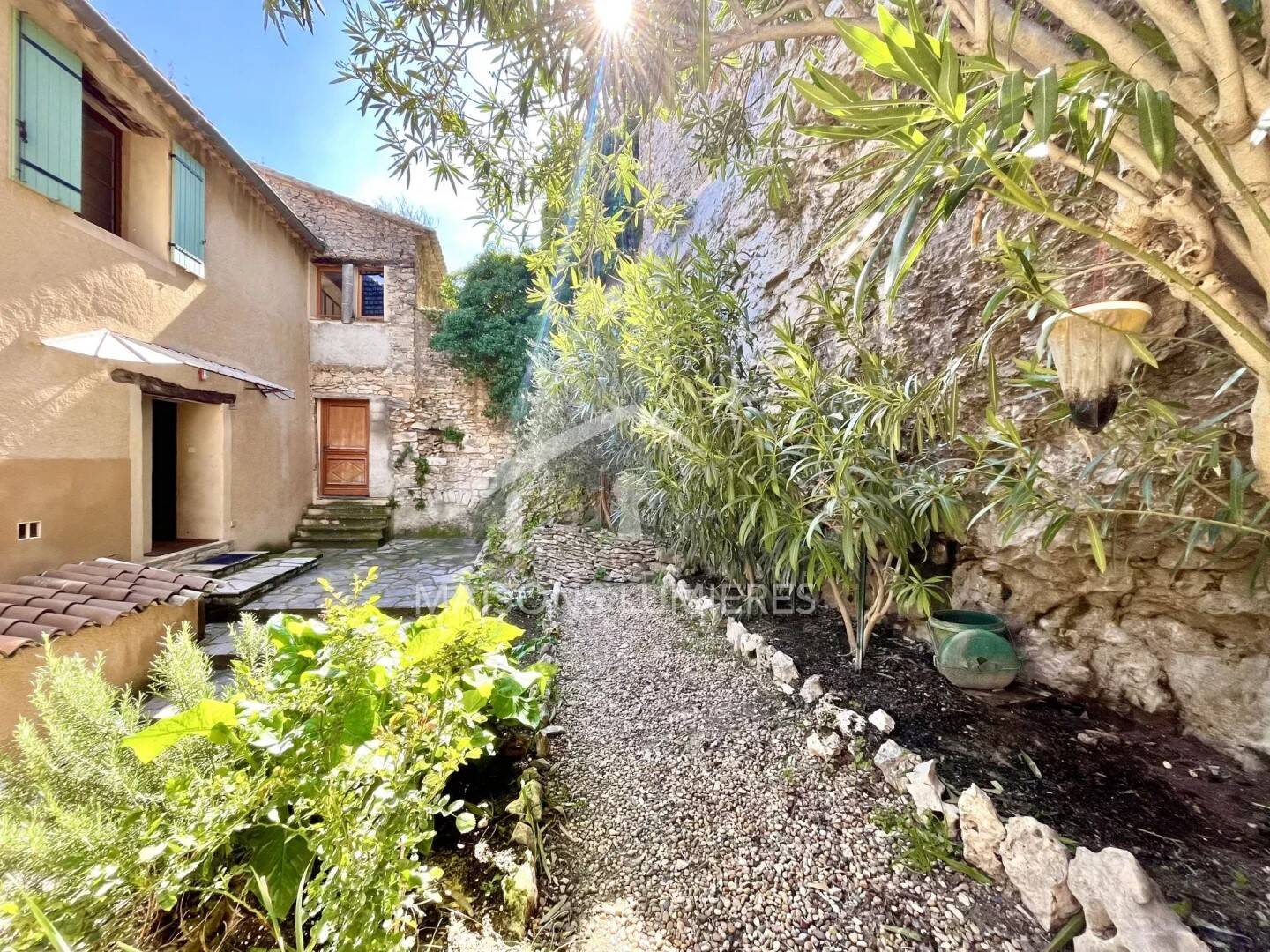 Maison à vendre, 292m², SAINT SATURNIN LES APT