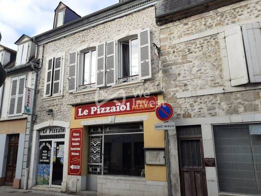 Immeuble à vendre 245 000 € 260 m² Nay 64800