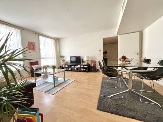 Appartement à vendre 338 000 € 3 pièces 2 chambres 65 m² Étage 4/5 Bordeaux 33000