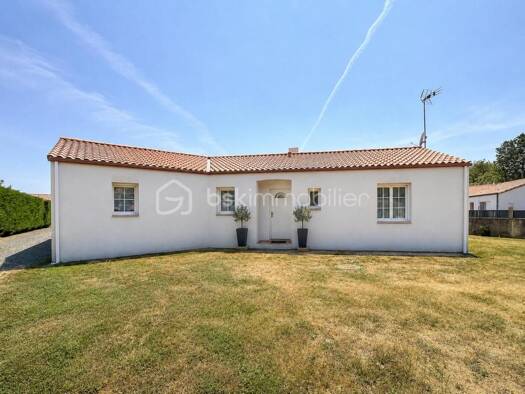 Maison de plain-pied à vendre 235 500 € 3 pièces 2 chambres 85 m² 2 000 m² de terrain Sallertaine Challans 85300