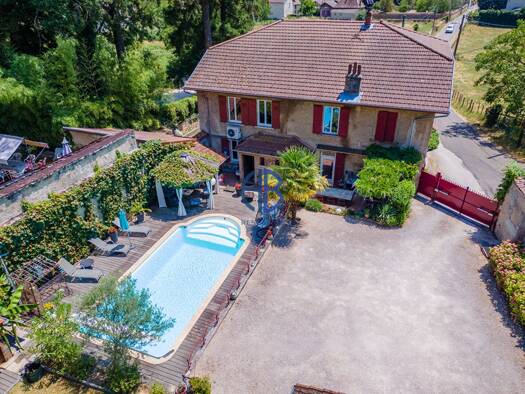 Maison à vendre 490 000 € 12 pièces 5 chambres 290 m² 1 208 m² de terrain La Frette 38260