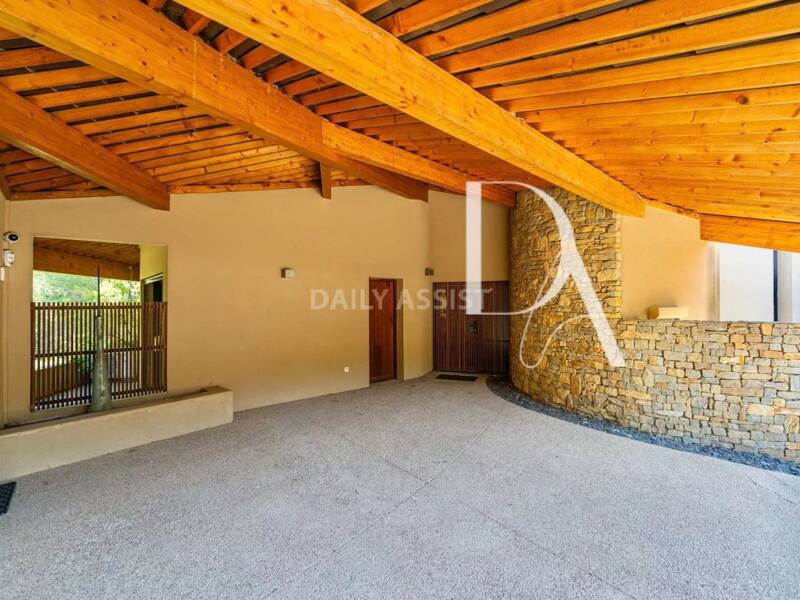 Maison à louer, 280m², MARSEILLE 11E