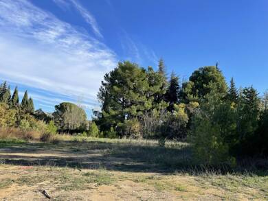 Terrain constructible à vendre 320 000 € 936 m² de terrain Sud Est Ouest Pelissanne 13330