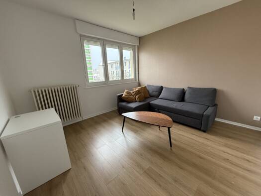 Appartement à louer 850 € 2 pièces 1 chambre 47,7 m² Étage 3/3 Thionville 57100