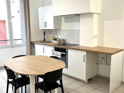Appartement à louer 550 € 3 pièces 2 chambres 63,4 m² Étage 2/3 Rive Droite Bedarieux 34600