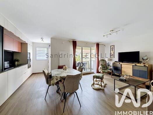 Appartement à vendre 290 000 € 3 pièces 2 chambres 60,01 m² Étage 1/2 Chessy 77700