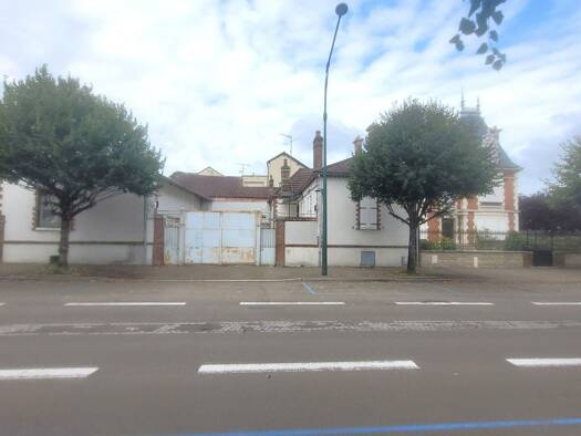 Local commercial à vendre 397 200 € 1 476 m² de surface de vente Rive Gauche Joigny 89300