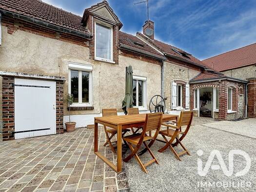 Maison à vendre 249 000 € 6 pièces 4 chambres 150 m² 534 m² de terrain Béville-le-Comte 28700