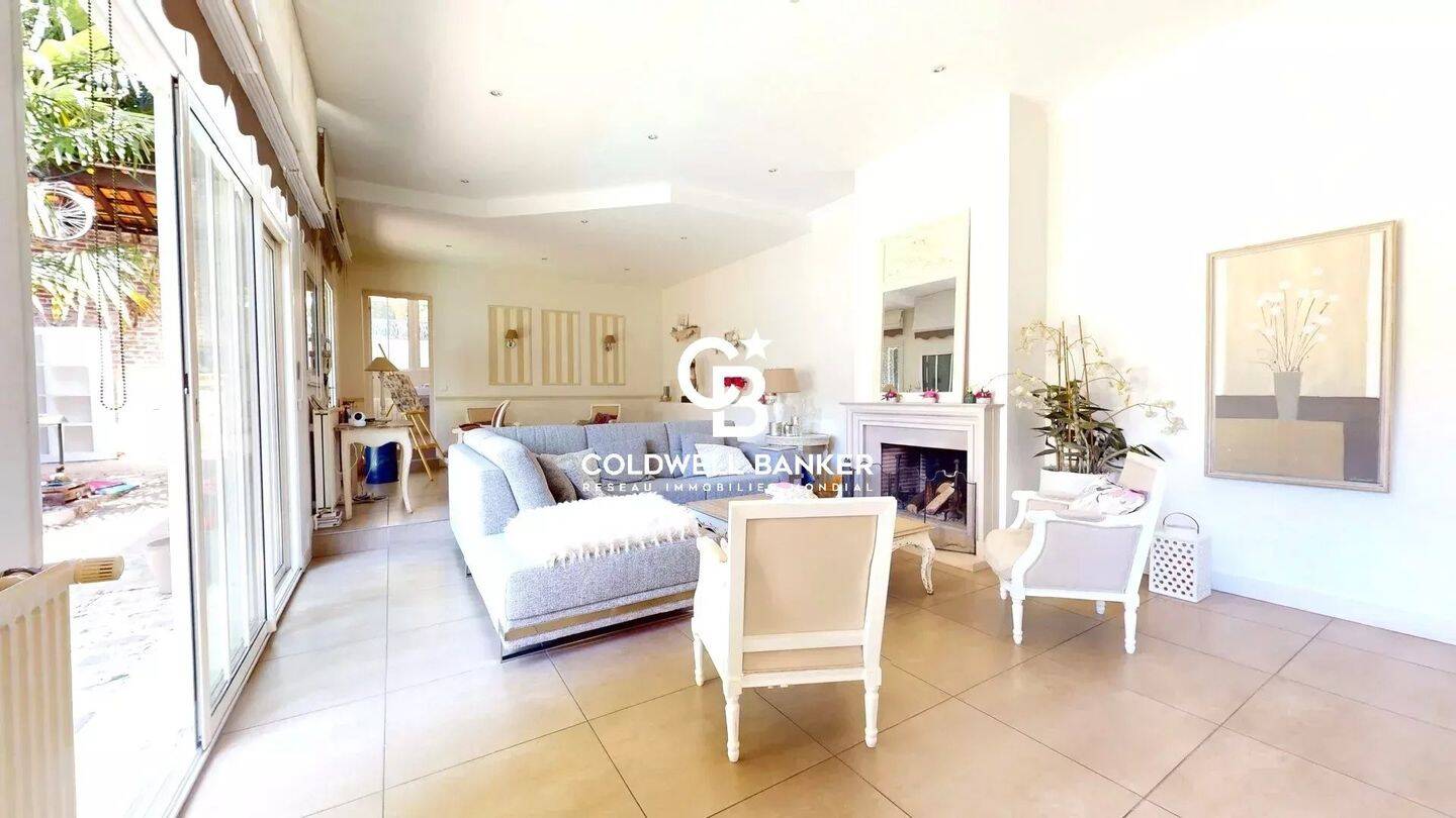 Maison à vendre, 232m², SURESNES