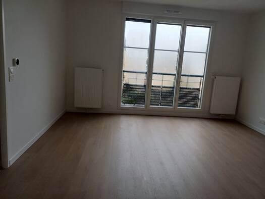 Appartement à louer 1 405 € 3 pièces 2 chambres 59,4 m² Étage 4/5 Bondy Villemomble 93250