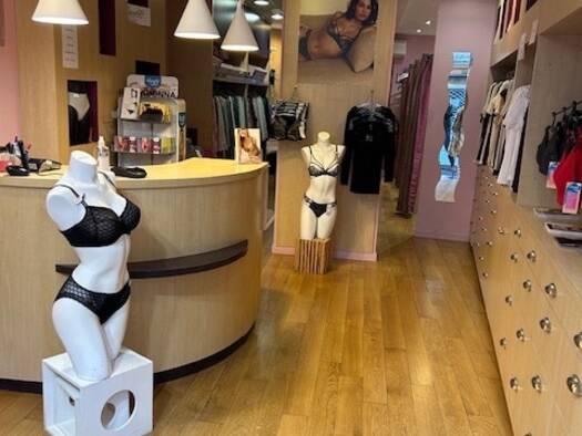 Boutique à vendre Fonds de commerce 87 000 € 2 pièces 75 m² de surface de vente Centre - Chapelle des Buis Besançon 25000