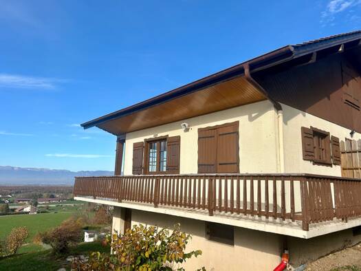 Maison à louer 1 800 € 4 pièces 3 chambres 103 m² disponible dès maintenant Saint-Cergues 74140