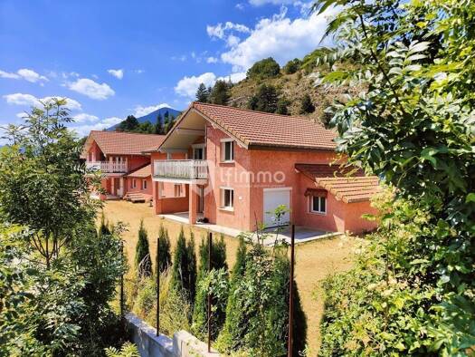 Maison à vendre 728 000 € 19 pièces 18 chambres 430 m² 1 325 m² de terrain La Roche-des-Arnauds 05400