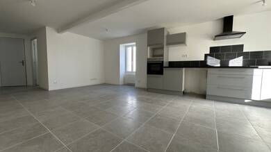 Maison à louer 875 € 4 pièces 3 chambres 72 m² Cabariot 17430