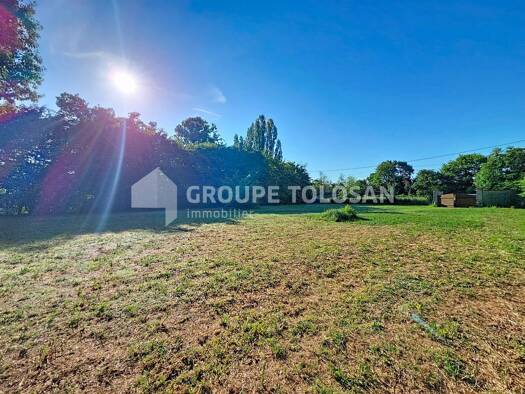 Terrain constructible à vendre 120 000 € 1 400 m² de terrain Poucharramet 31370