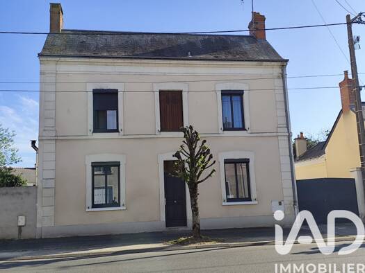 Maison de ville à vendre 217 000 € 5 pièces 4 chambres 124 m² 495 m² de terrain Nord Le Lude 72800