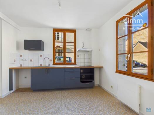Appartement à louer 625 € 4 pièces 2 chambres 70,5 m² RDC Gennes-Val-de-Loire 49160