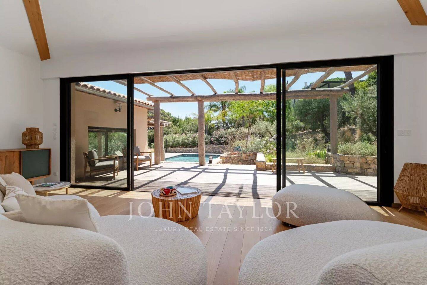 Maison à vendre, 247m², LA CROIX VALMER