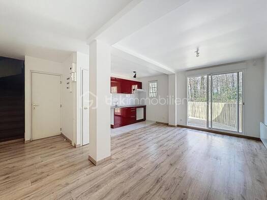 Duplex à vendre 244 000 € 4 pièces 3 chambres 75,3 m² Étage 1/1 La Garenne-Saules-Forêt de Sénart Montgeron 91230