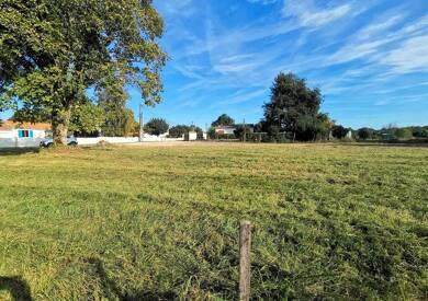 Terrain à vendre 91 590 € 482 m² de terrain Médis 17600