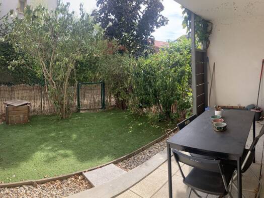 Appartement à vendre 160 000 € 2 pièces 1 chambre 44 m² RDC/3 Le Village Vaulx-en-Velin 69120