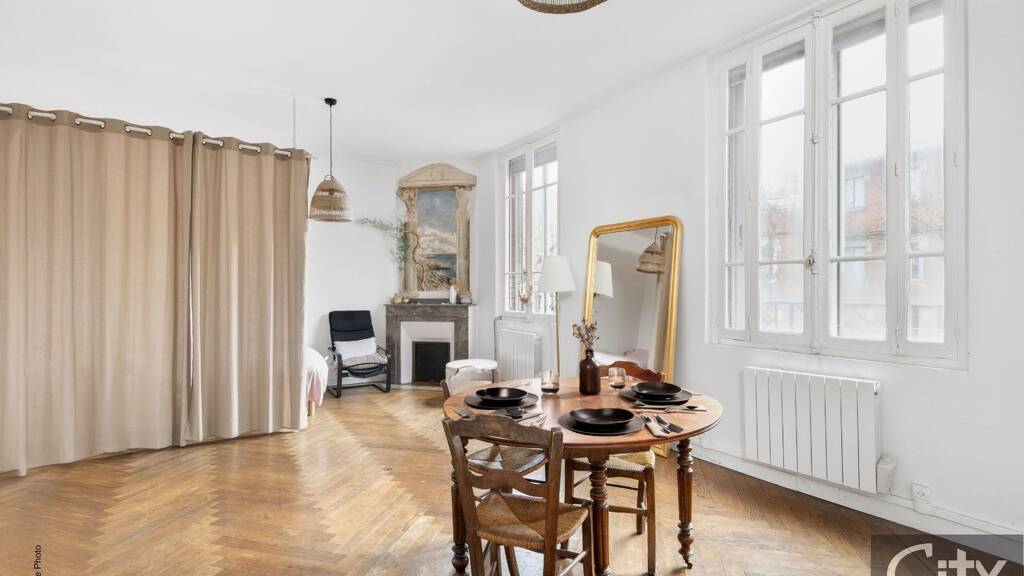 Appartement à vendre 165 850 € 1 pièce 1 chambre 39 m² Étage 1/2 Les Chalets Toulouse 31000