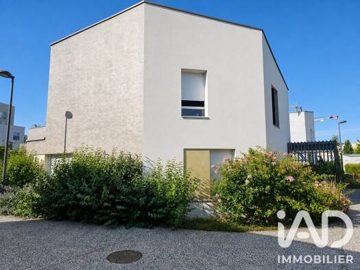 Maison à vendre 299 000 € 5 pièces 4 chambres 102,3 m² 261,8 m² de terrain Ecancourt Jouy-le-Moutier 95280