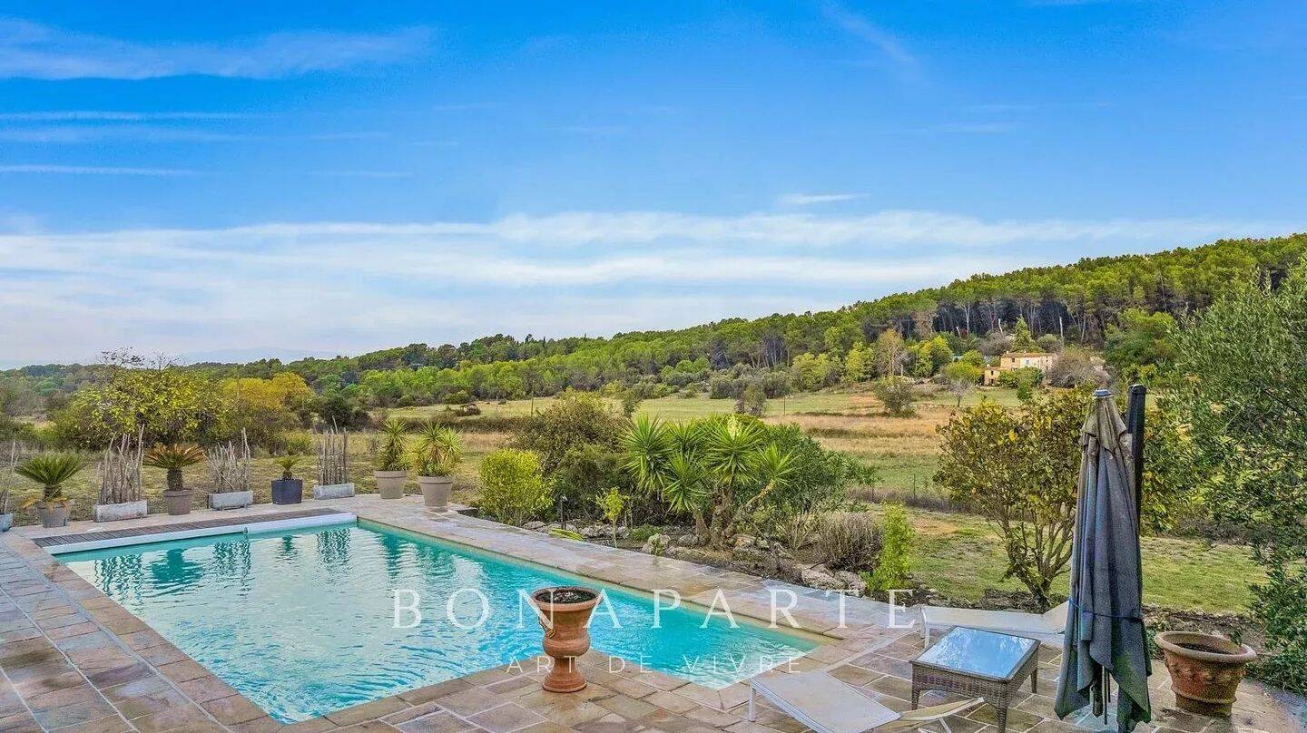 Maison à vendre, 205m², BAGNOLS EN FORET