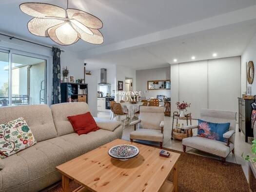 Appartement à vendre 250 000 € 3 pièces 2 chambres 80 m² RDC Oppède 84580