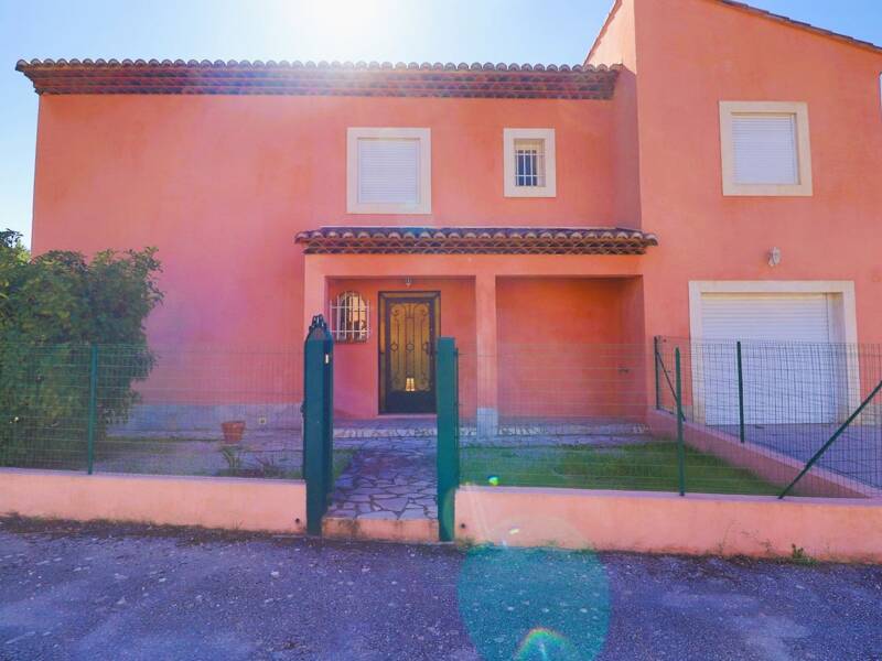 Maison à louer, 167m², SIMIANE COLLONGUE