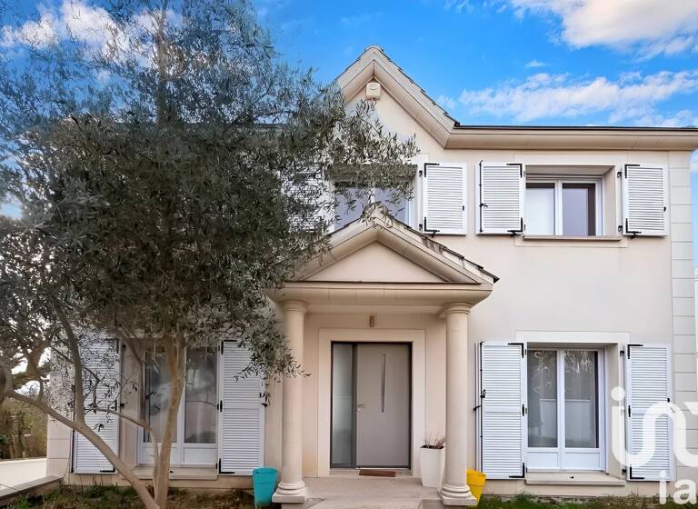 Maison à vendre 599 000 € 7 pièces 3<br/>chambres 175 m²<br/>superficie Village Montigny-Lès-Cormeilles 95370