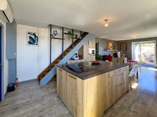 Maison à vendre 400 000 € 13 pièces 8 chambres 242 m² 390 m² de terrain Thèze 04200