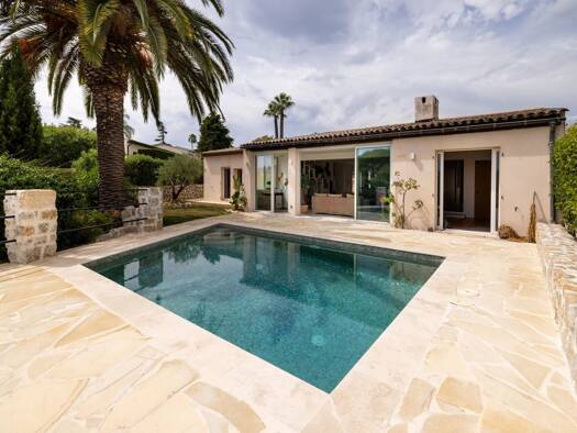 Maison de plain-pied à vendre 1 575 000 € 6 pièces 4 chambres 129,67 m² 450 m² de terrain Vaug Villeneuve-Loubet 06270