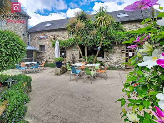 Bar / Café à vendre Fonds de commerce 92 225 € 220 m² d'espace de restauration La Feuillée 29690