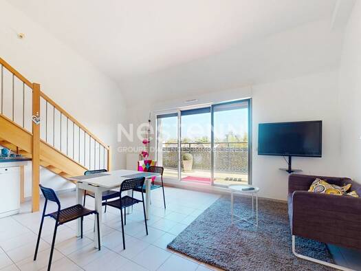 Duplex à vendre 229 000 € 3 pièces 2 chambres 55 m² Étage 3/3 Pavillons Sud Chilly-Mazarin 91380