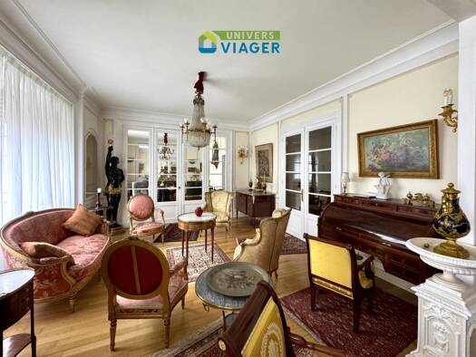 Appartement en viager occupé Bouquet 30 000 € 6 pièces 4 chambres 168 m² 1er étage Centre Ville Belfort 90000