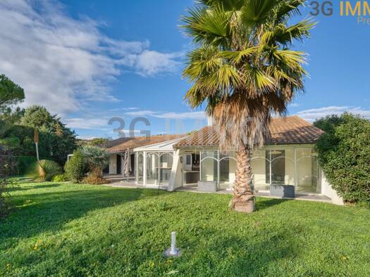 Villa à vendre 549 000 € 8 pièces 4 chambres 209 m² 4 468 m² de terrain Piolenc 84420