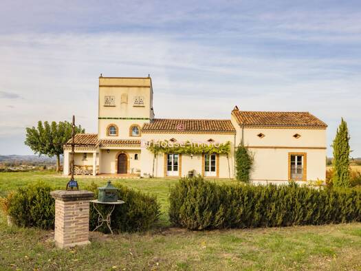 Maison à vendre 545 000 € 8 pièces 4 chambres 278 m² 1 500 m² de terrain Massac-Séran 81500