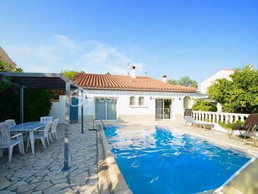 Villa à vendre 359 500 € 4 pièces 3 chambres 116 m² Centre Ville Saint-Laurent-de-la-Salanque 66250