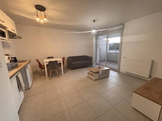 Appartement à louer 750 € 2 pièces 1 chambre 44 m² 1er étage Les Sables Launaguet 31140
