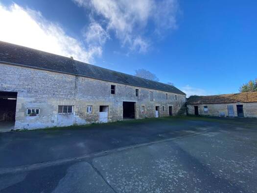 Ferme à vendre 476 560 € 5 pièces 4 chambres 179 m² 5 427 m² de terrain Courseulles-sur-Mer 14470