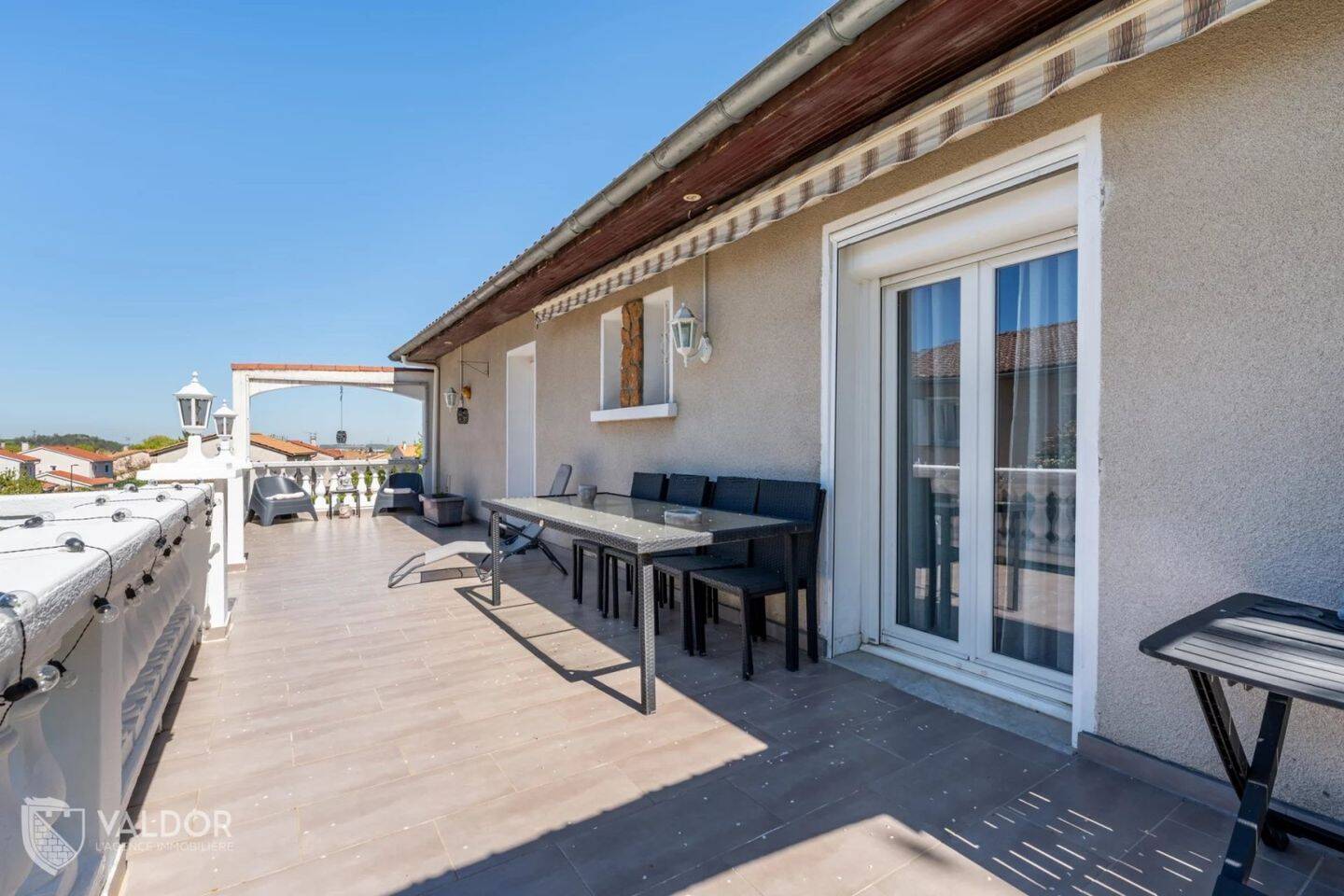 Maison à vendre, 185m², SAINT PIERRE DE CHANDIEU