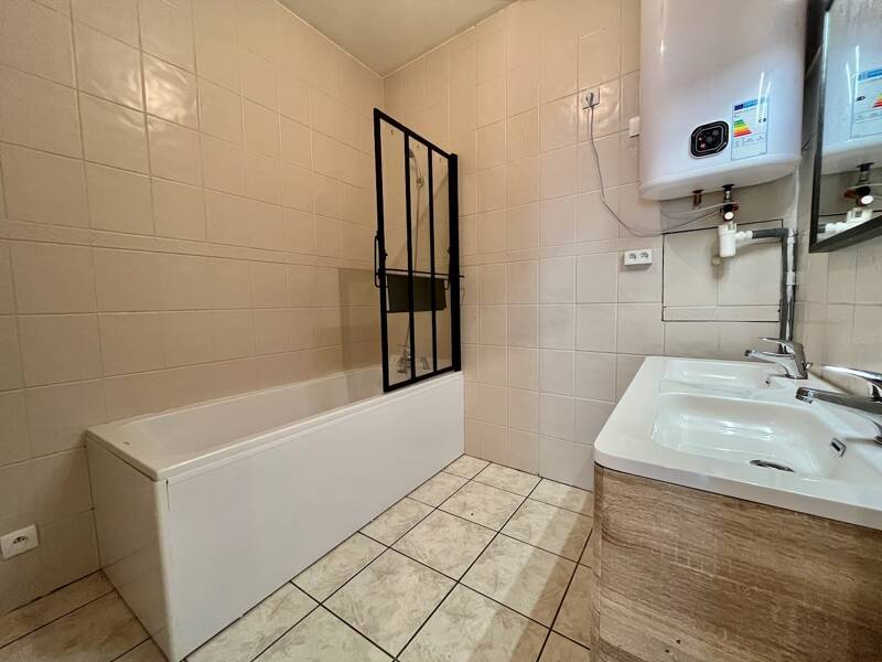 Maison à louer, 103m², SAINTE LIVRADE SUR LOT