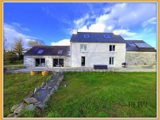 Maison à vendre 373 500 € 8 pièces 4 chambres 187 m² 26 945 m² de terrain Ploudiry 29800