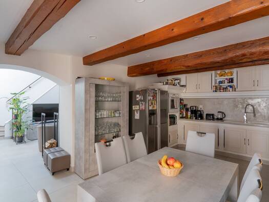 Maison à vendre 325 000 € 5 pièces 4 chambres 133,72 m² Centre Ville-La Roquette Arles 13200