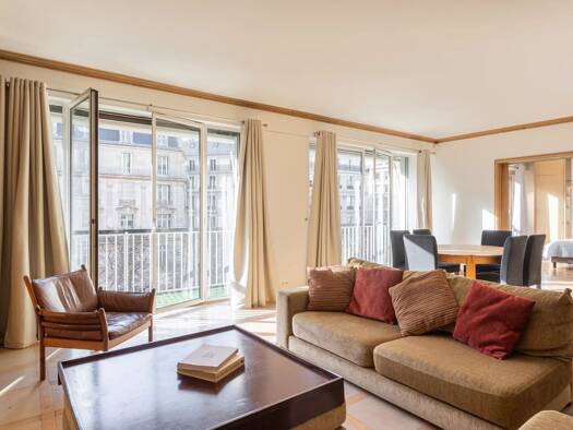 Appartement à vendre 2 320 000 € 3 pièces 2 chambres 95,84 m² Étage 4/1 Triangle d'Or Paris 8ème arrondissement 75008