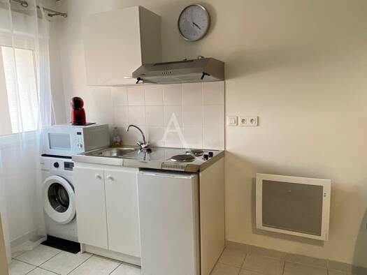Appartement à louer 370 € 1 pièce 31 m² RDC/2 Rive Droite Bedarieux 34600