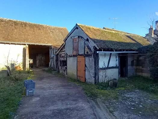 Maison à vendre 79 900 € 5 pièces 2 chambres 82,8 m² 830 m² de terrain Selles-Saint-Denis 41300