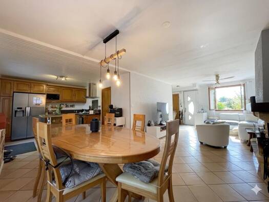Maison à vendre 299 990 € 4 pièces 3 chambres 90 m² 290 m² de terrain Centre Sud Cesson 77240