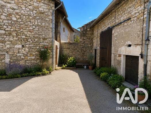 Maison à vendre 247 000 € 7 pièces 5 chambres 195 m² 617 m² de terrain Contrevoz 01300